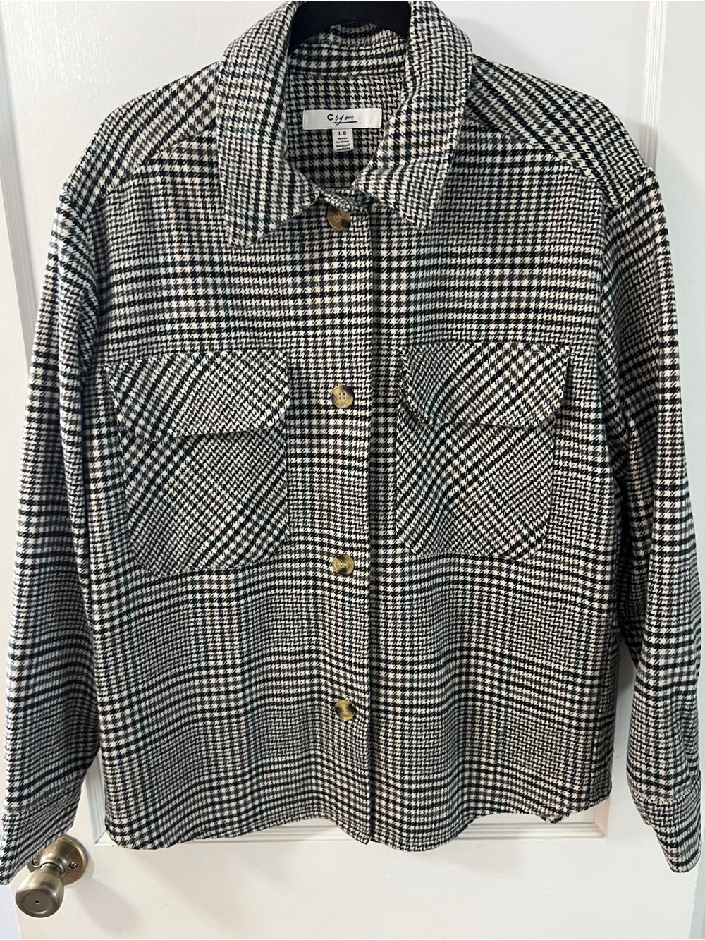 C/Me Black and White Houndstooth Shacket